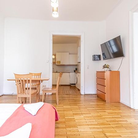 Simple Apartment Near Wiener Stadthalle Kültér fotó