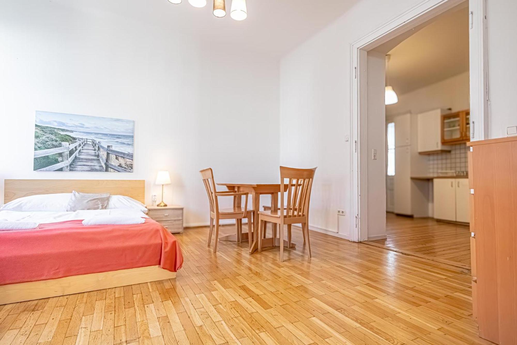 Simple Apartment Near Wiener Stadthalle Kültér fotó