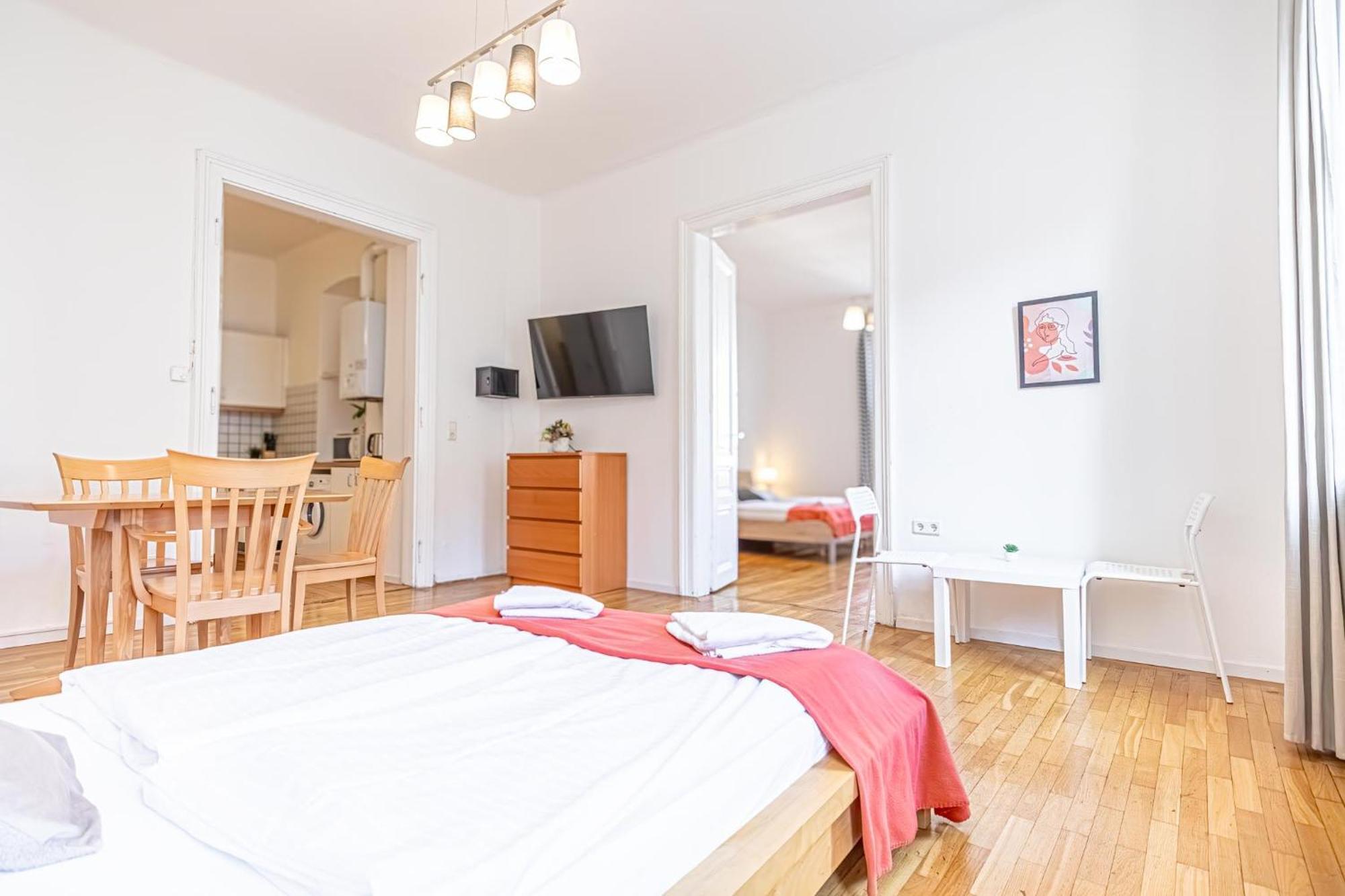 Simple Apartment Near Wiener Stadthalle Kültér fotó