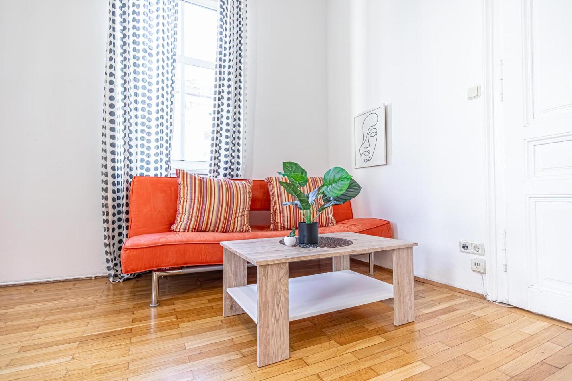 Simple Apartment Near Wiener Stadthalle Kültér fotó