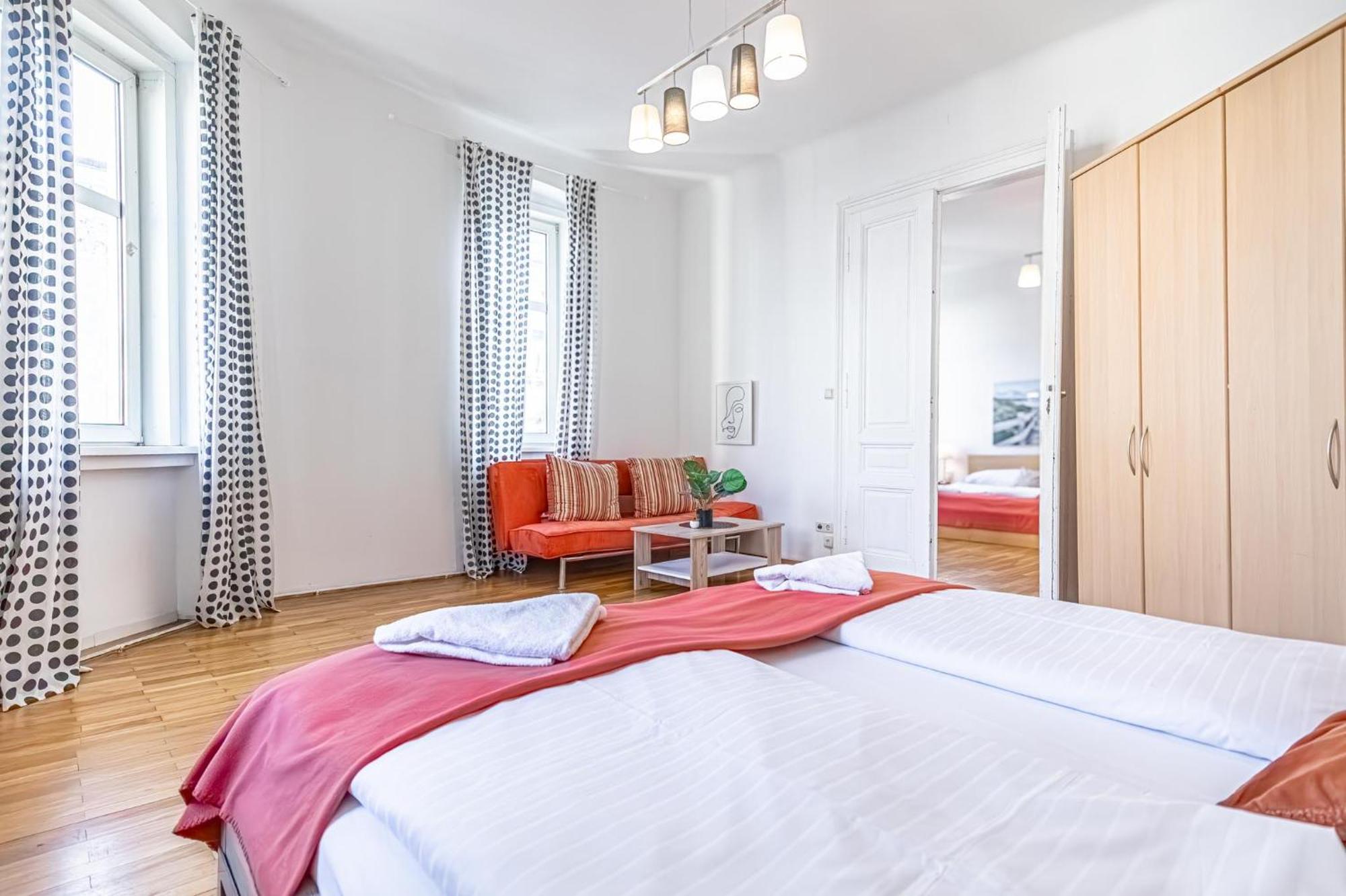 Simple Apartment Near Wiener Stadthalle Kültér fotó