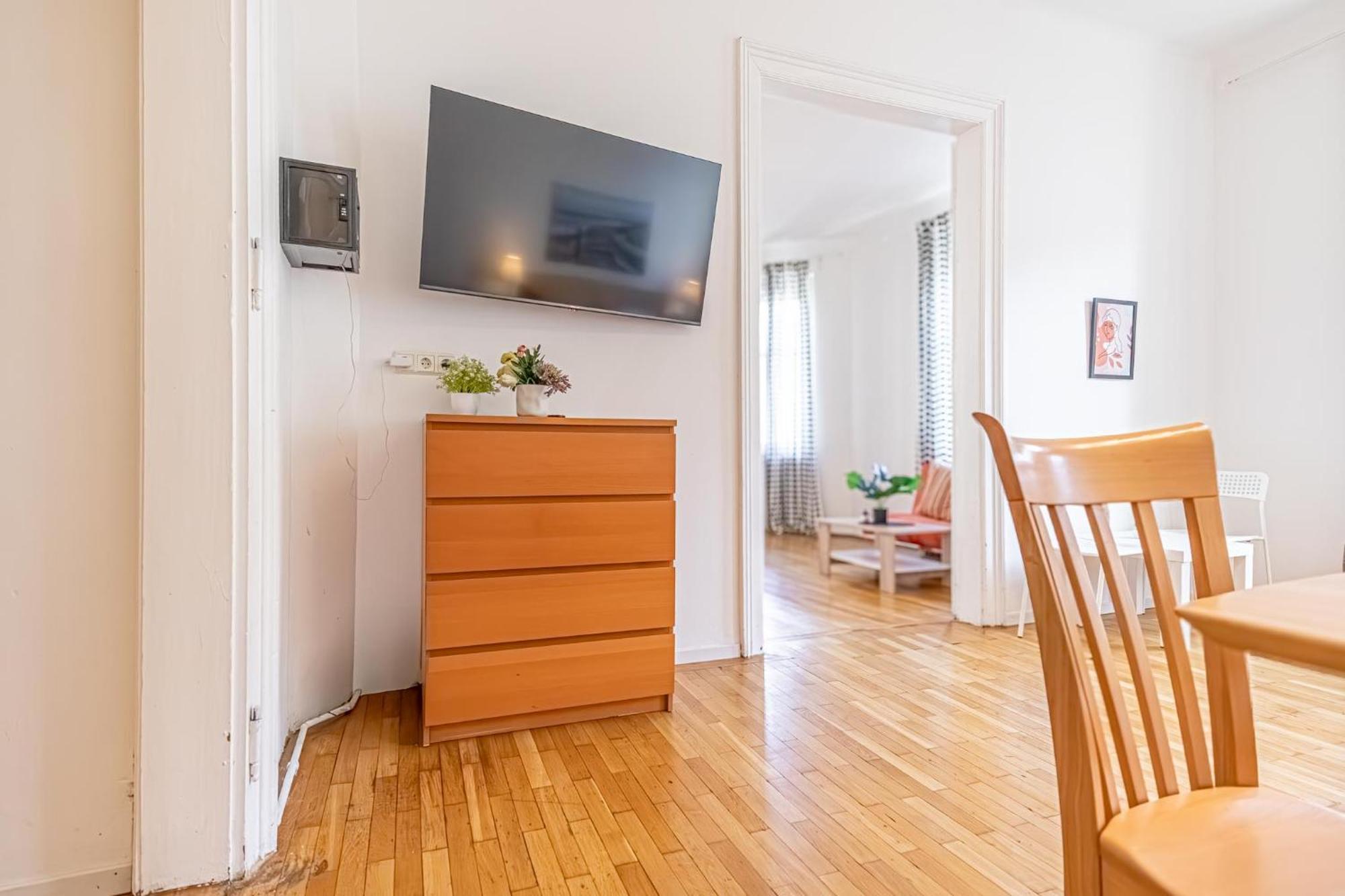 Simple Apartment Near Wiener Stadthalle Kültér fotó