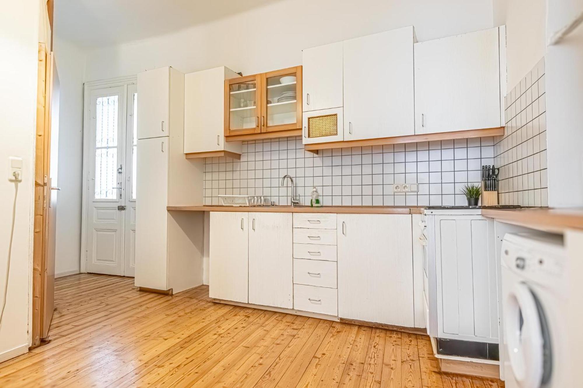 Simple Apartment Near Wiener Stadthalle Kültér fotó