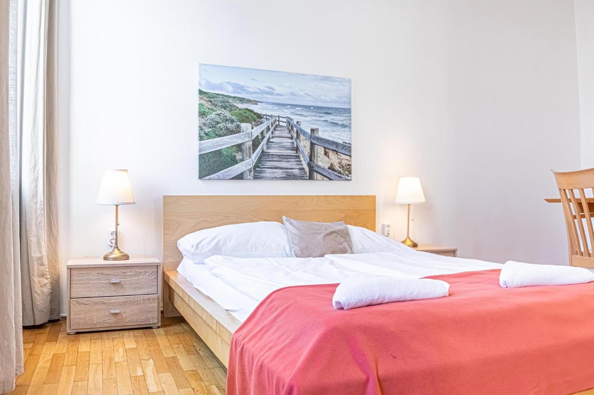 Simple Apartment Near Wiener Stadthalle Kültér fotó
