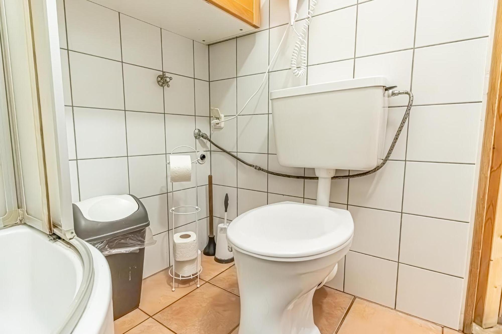 Simple Apartment Near Wiener Stadthalle Kültér fotó