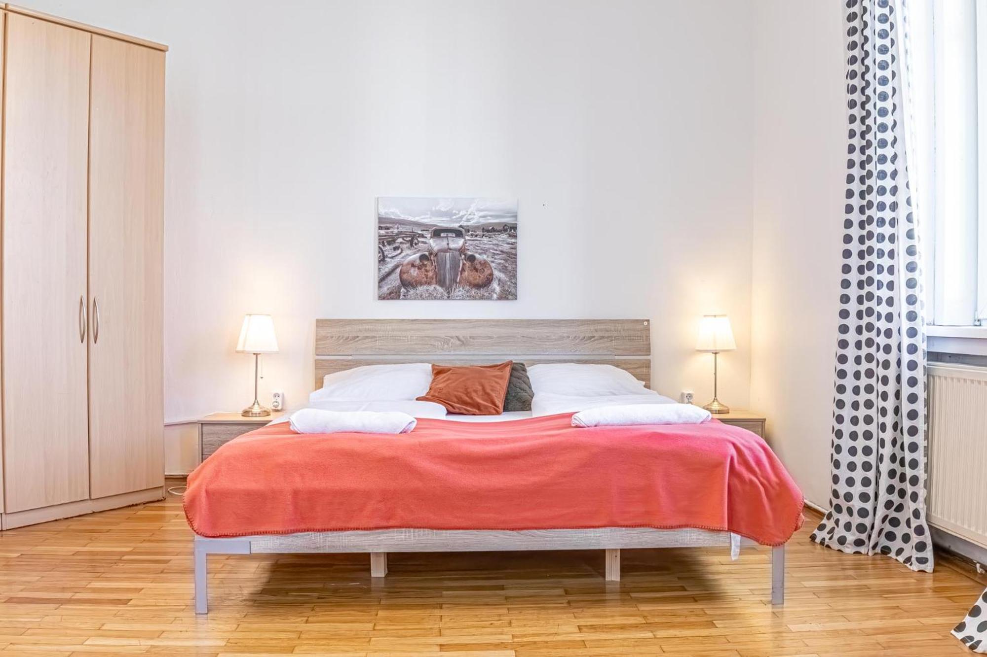 Simple Apartment Near Wiener Stadthalle Kültér fotó