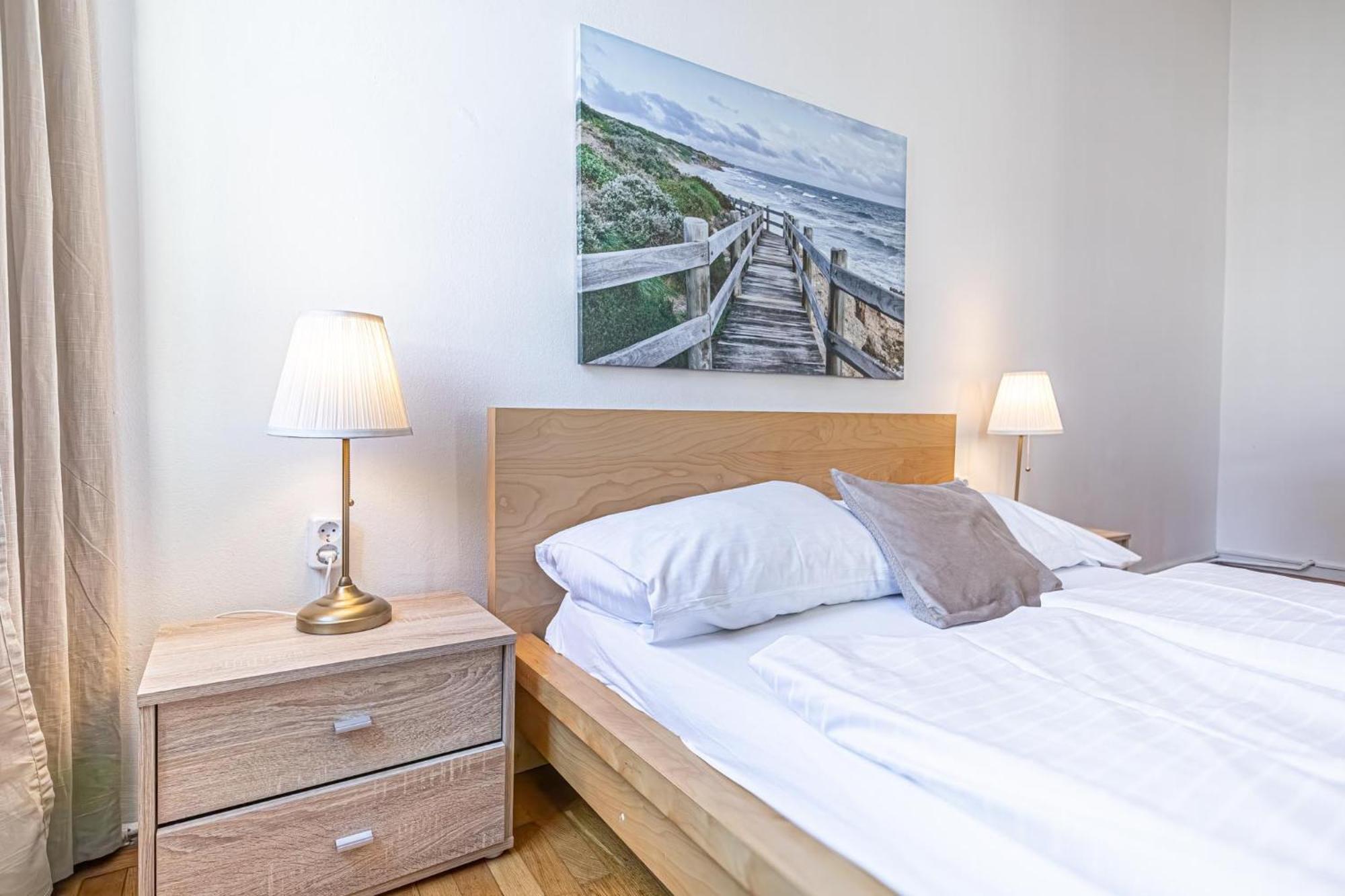 Simple Apartment Near Wiener Stadthalle Kültér fotó