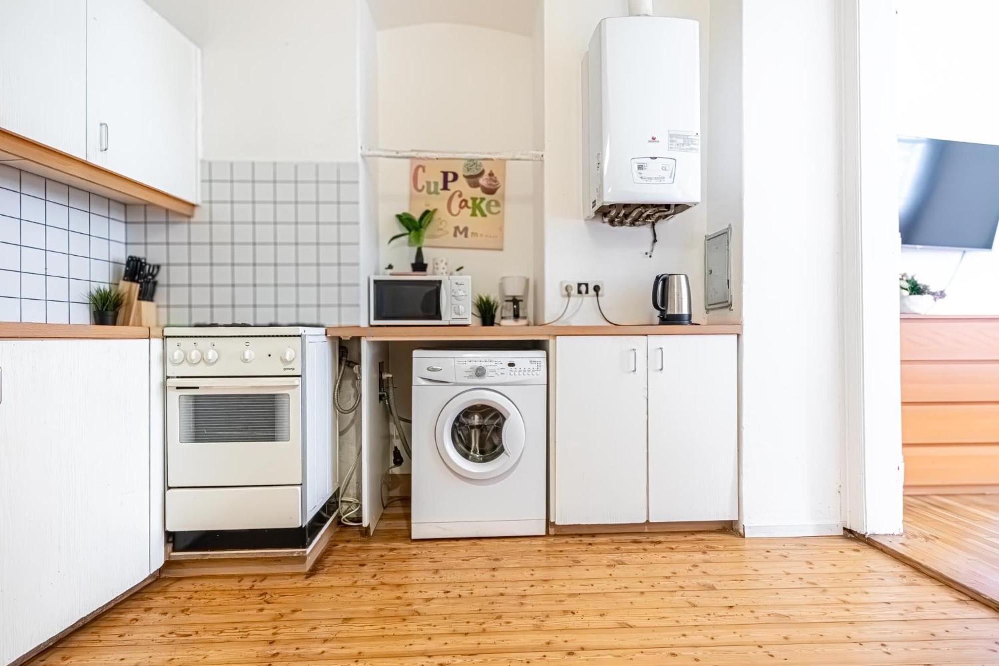 Simple Apartment Near Wiener Stadthalle Kültér fotó