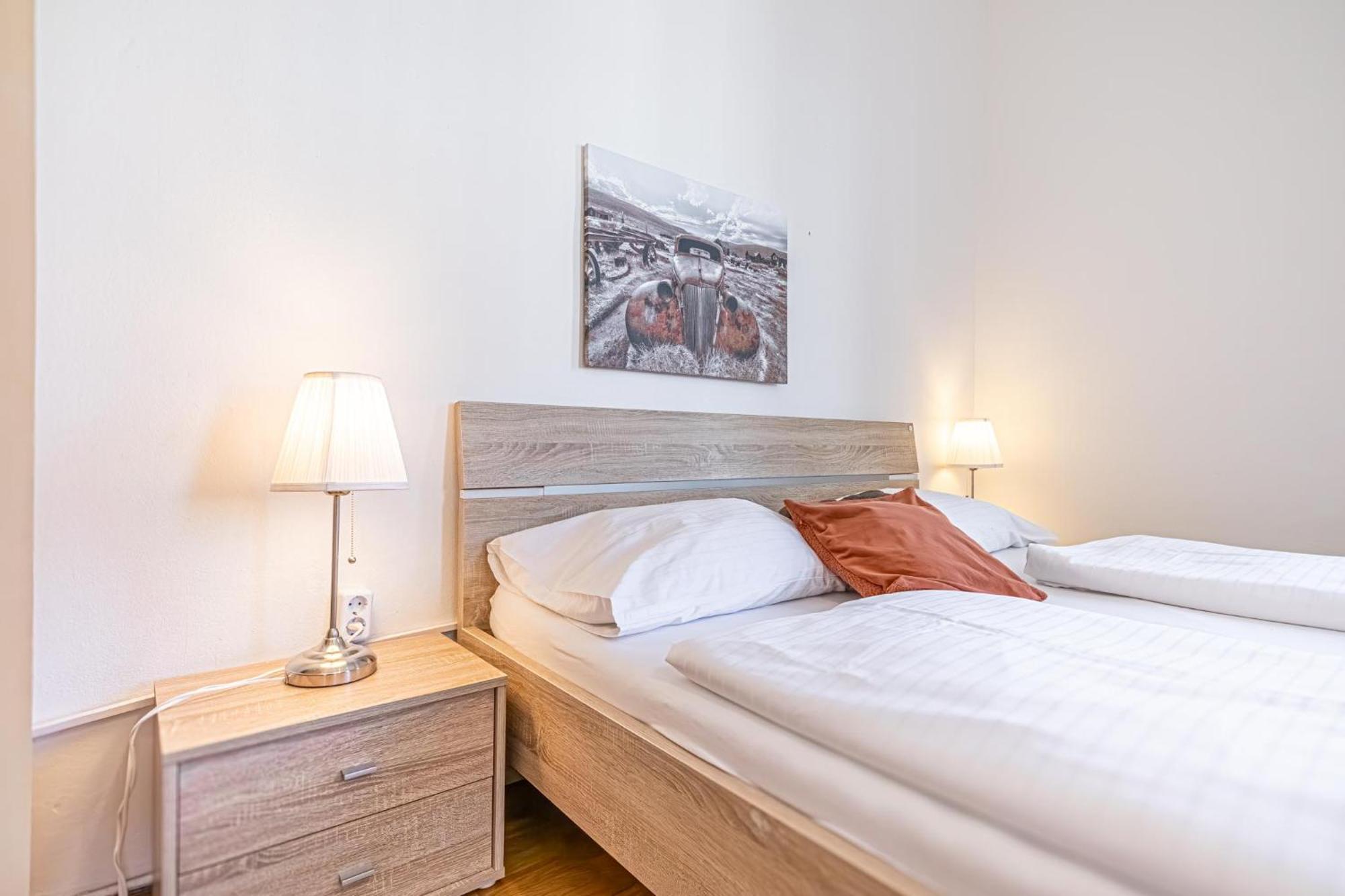 Simple Apartment Near Wiener Stadthalle Kültér fotó